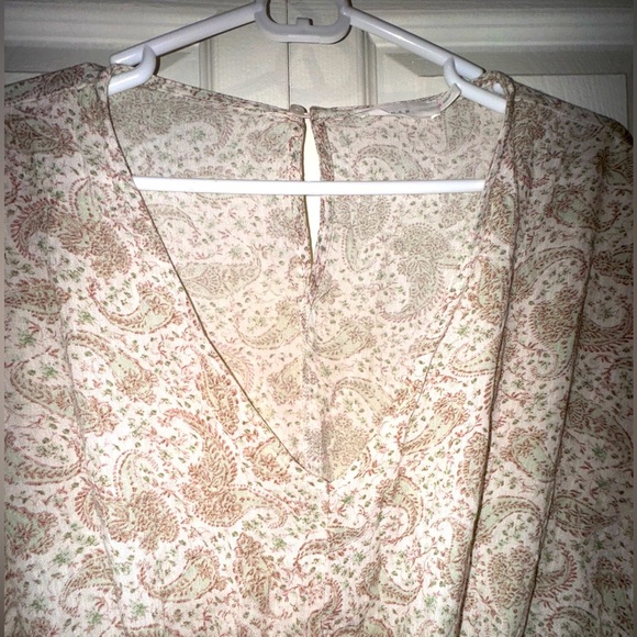 Lush Soft Patterned sage cream brown romper. Size Medium. VGUC. - Picture 4 of 14